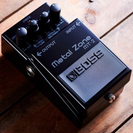 MT-2 METAL ZONE (EDITION LIMITÉE) BOSS