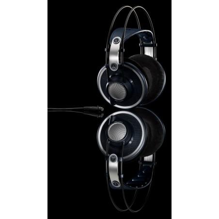 K702 AKG